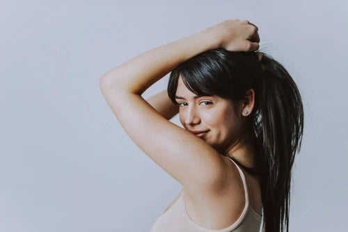 Skóra, włosy i wewnętrzny blask. Jak zadbać o podstawy piękna?