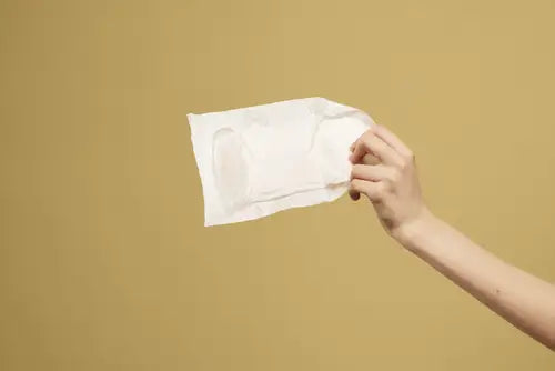 Czy wiesz, jaki skład mają Twoje podpaski? Fakty o materiałach, produkcji i bezpieczeństwie